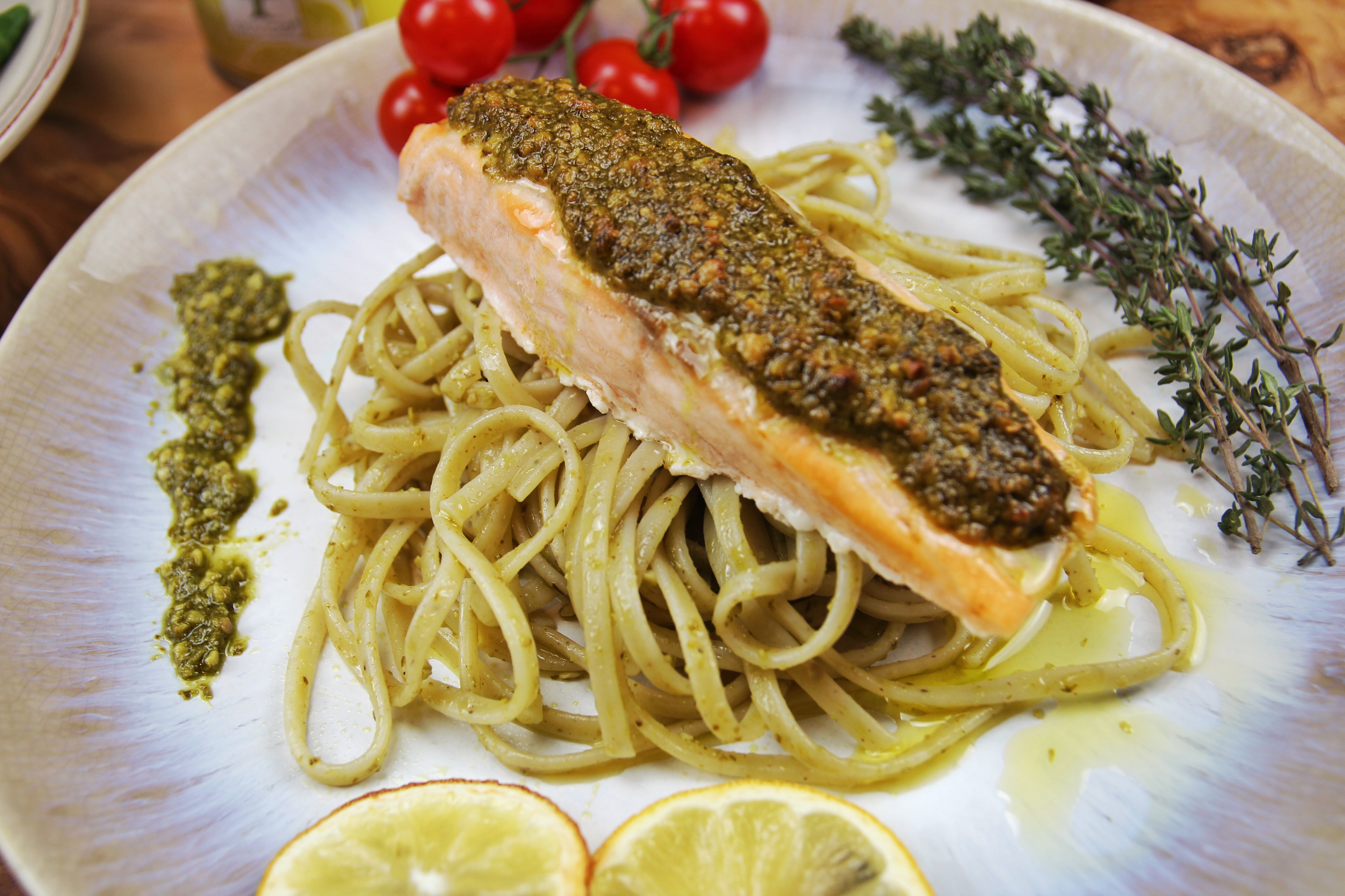 LACHS MIT PESTO-GENOVESE – OLIVICIO LACHS MIT PESTO-GENOVESE – OLIVICIO
